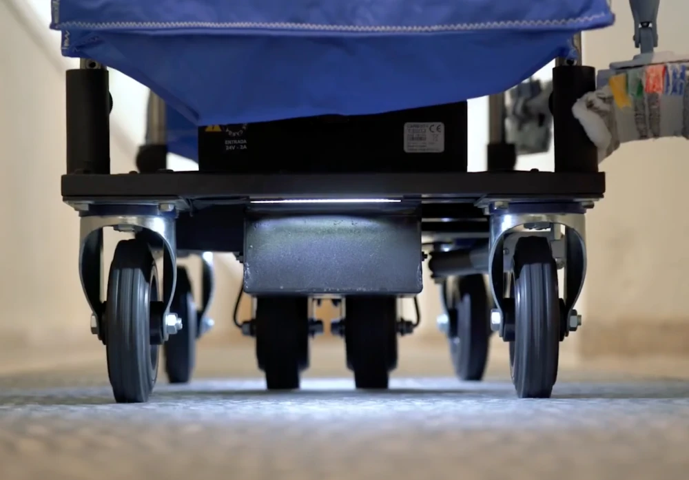 Tablettwagen für Gastronomie Projekt. Zusammenarbeit mit einem Tablettwagen Hersteller für den Gastronomiebereich