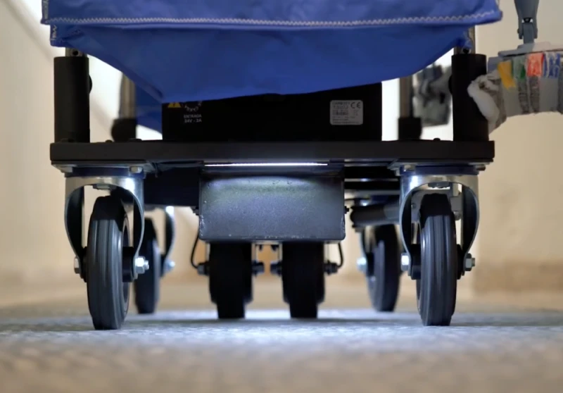 Tablettwagen für Gastronomie Projekt. Zusammenarbeit mit einem Tablettwagen Hersteller für den Gastronomiebereich